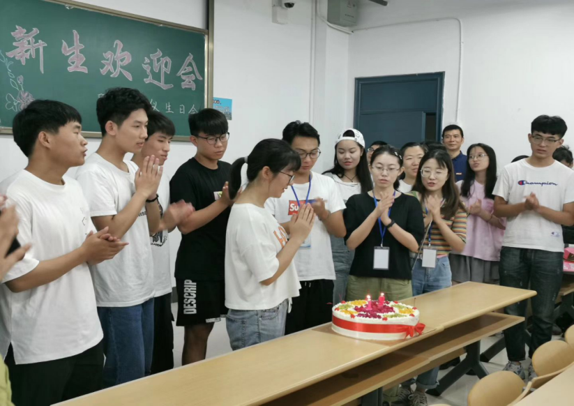 永利23411集团设备194班举办庆祝新生陈欣仪同员工日欢迎会436.png